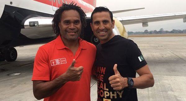 World cup Trophy tour reached in Pakistan and Yunish khan with Trophy World cup Trophy tour reached in Pakistan and Yunish khan with Trophy