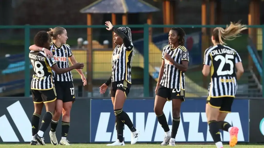 Juventus vs VfL Wolfsburg Women — UEFA Women's Champions League 2 Juventus Women Soccer Team